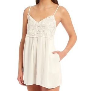 Coco + Jaimeson Crochet Trim Romper ~ NWT ~ Winter White ~, Medium